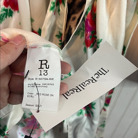 R13 SILK SMOKING ROBE WITH PIPING FLORAL SMALL - Picture 7 of 7